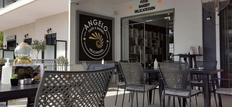 Hotel Angelo Cafe